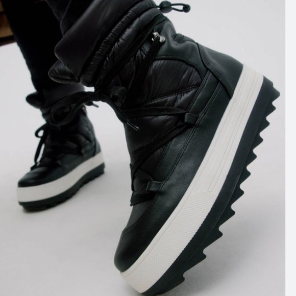 Noize Emmi Black and White Winter Boots, size 7 - Picture 5 of 5